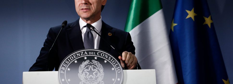 Conte: «Le Regioni potranno adottare misure più restrittive. La data del 31 luglio…»